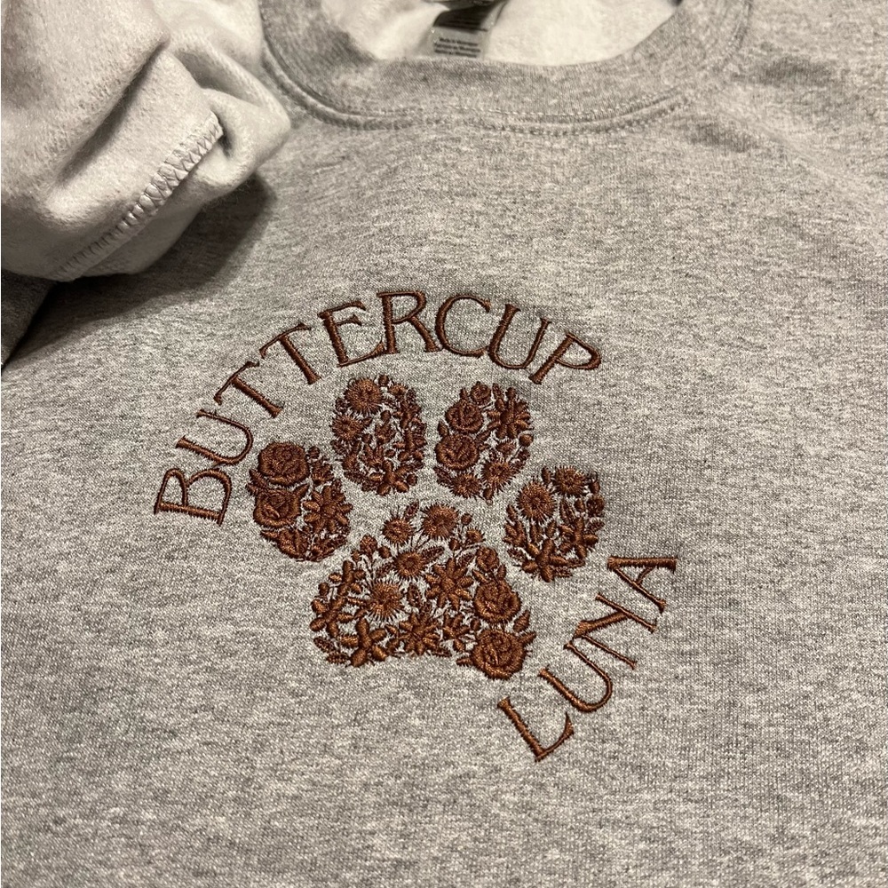 🆕 PAW PRINT SWEATSHIRT Embroidery